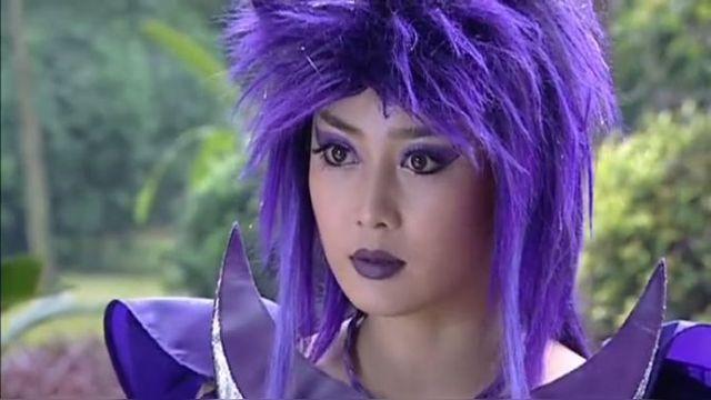 巴啦啦小魔仙:黑魔仙不停跟小蓝作对,对游乐使坏,真是十恶不赦