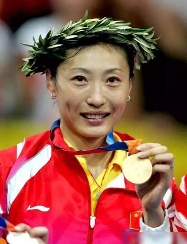 奥运冠军张宁近况:46岁肤白貌美,与德国丈夫分居9年,自己带娃