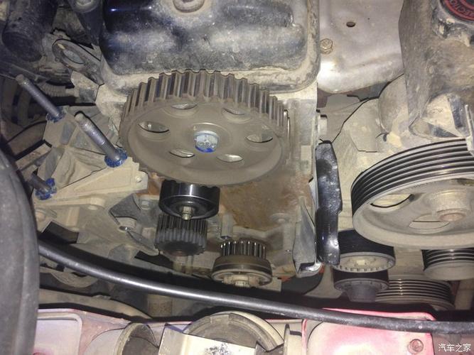 标致207更换正时皮带和张紧轮作业