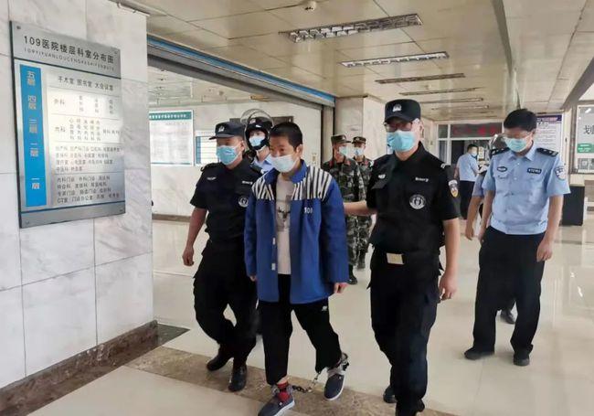 剥掉不法护身符保德警方成功投劳两名病残涉毒已决犯