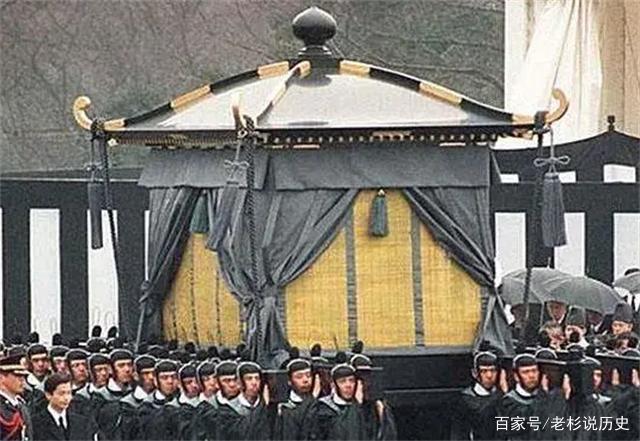 裕仁天皇死前说了6个字看似平淡却沾满了3500万中国人的鲜血