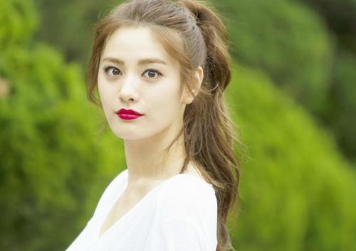 "世界第一美女"到底多漂亮?高颜值搭配好身材,犹如