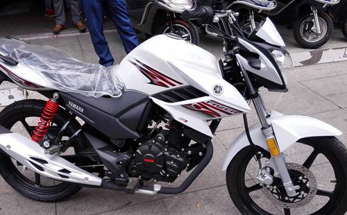 为什么雅马哈摩托车没档显,轮胎还很细?老摩友说了实话