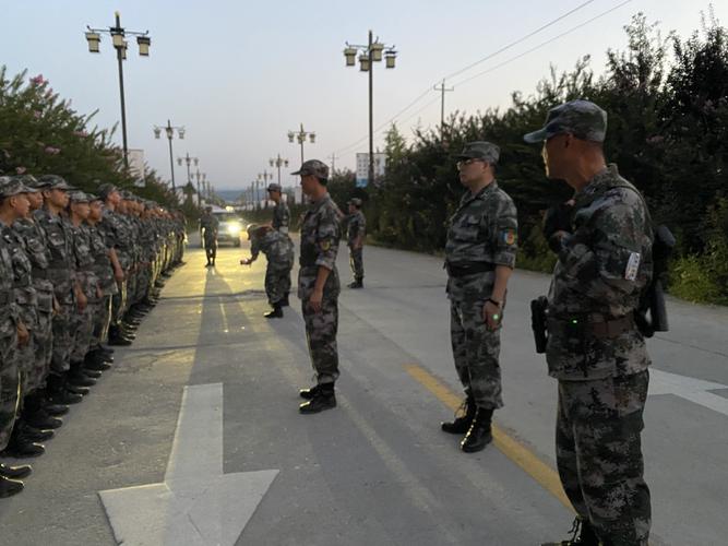 习武少年变形记之西北武术院百名师生走进陆军某部进行军事训练掠影