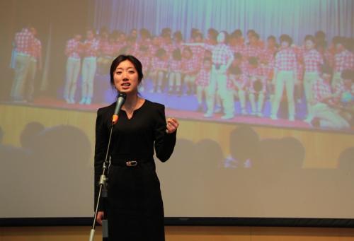 女生演讲比赛穿什么衣服好