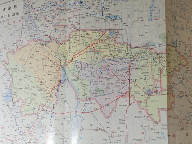 解析北京市丰台区菜户营村的状况:疏解整治中拆除,仍