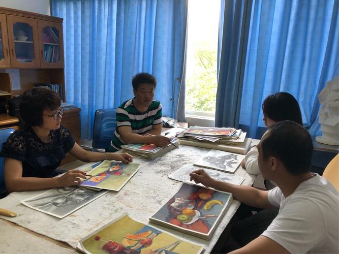 海南华侨中学初中部美术组集体备课