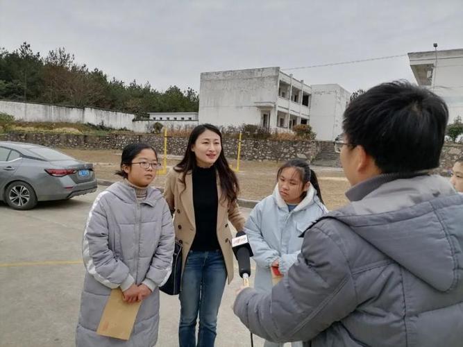 安徽卫视来我县对"网红副县长"唐翔进行专访 - 太湖文明网