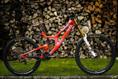 2020山地车世锦赛战车赏:洛里斯维尔吉耶和卢卡肖的santa cruz v10 mx