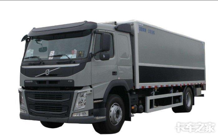 新款沃尔沃运钞车