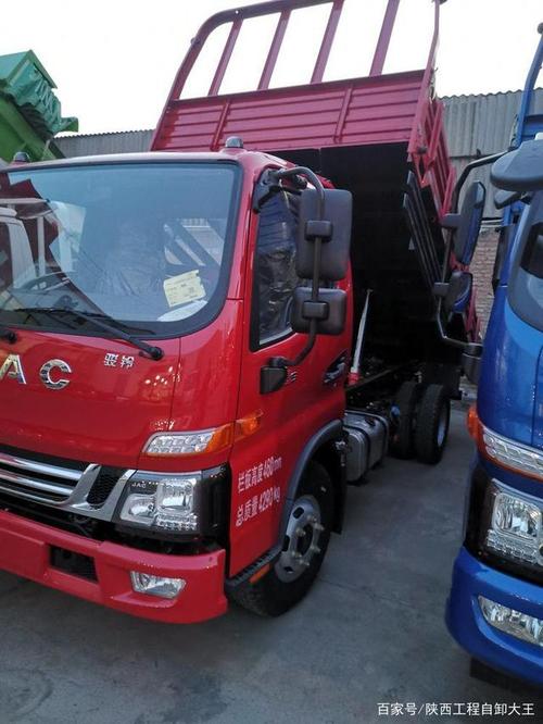 今天为大家介绍这款江淮新骏铃g5,是一款4米2的工程自卸,合法合规