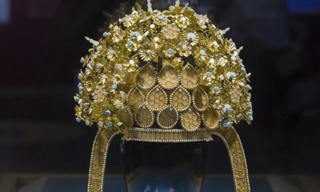 原创古代凤冠有多美?看看已出土的3顶皇后凤冠,比电视里演的美多了
