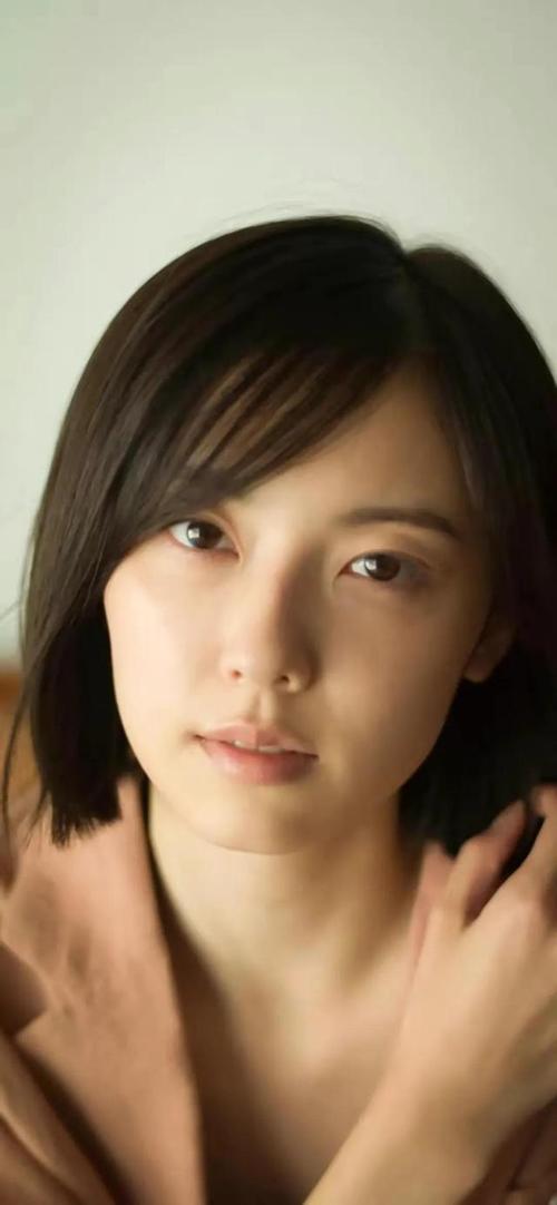 加藤小夏的性感大片写真