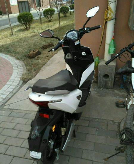 爱玛酷派雪豹电动车