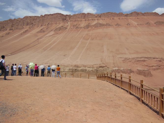 吐鲁番火焰山是国家aaaa景区.