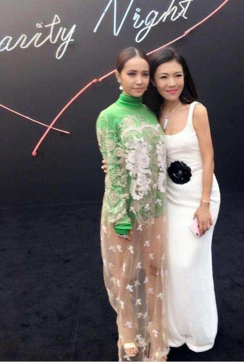 这是伊能静婚礼现场图.