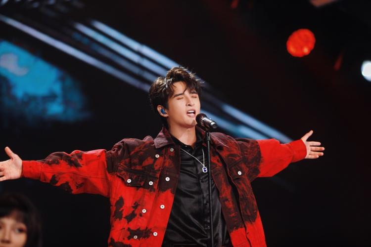 分享一组张远图片给大家,图中的明星图片壁纸会点缀你的电脑桌面,美化