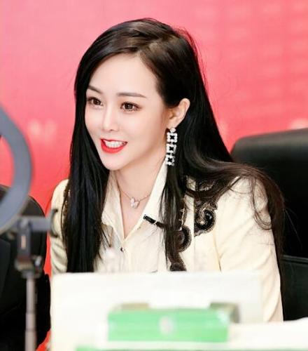 初瑞雪个人资料简介,辛巴老婆雪大背景实力,如何与辛巴相识结婚