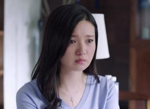 给老公戴绿帽依然被深爱,43岁如明媚少女的傅晶才让哥哥们心动