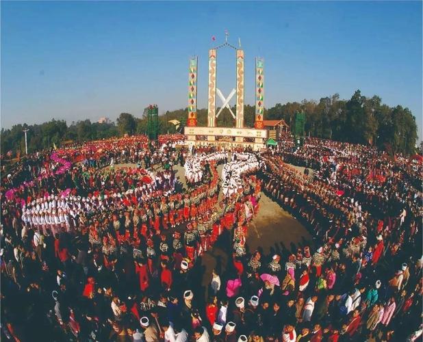 目瑙纵歌节是景颇族最盛大的节日