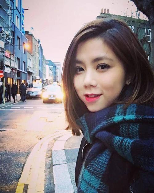 "淡妆的邓紫棋"上热搜头条,完全认不出!