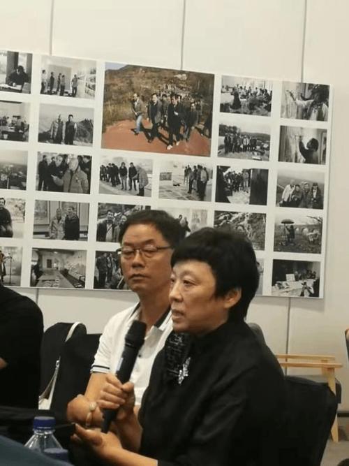 教过的学生们在北京四季酒店安居客艺术空间举办了李小可老师的追思会
