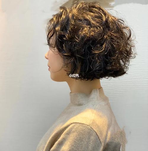 自然卷_自然卷_短发_时尚_发型