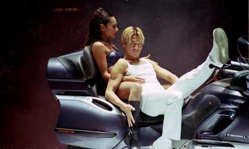 刘德华1999年红馆演唱会为何被称为无法超越的经典