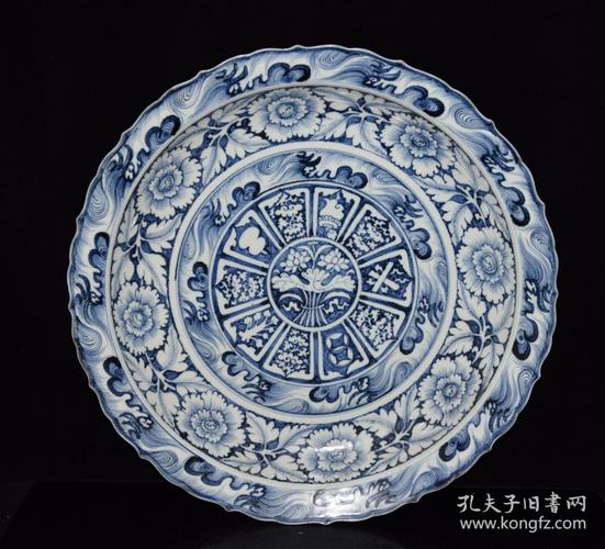 元代青花八宝花卉纹盘