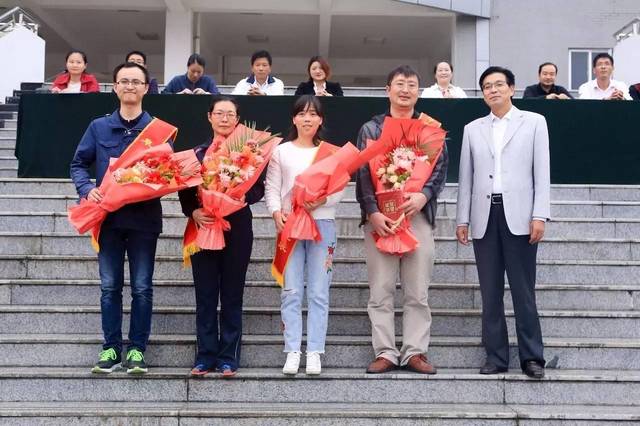 阜阳五中隆重举行2017-2018学年开学典礼