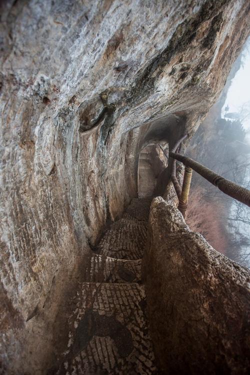 昆明西山龙门石窟