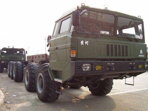 陕汽sx2300(8×8)型十五吨军用越野车采用了世界高水平的总成和零部件