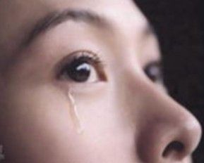 悲伤时的眼泪含有害物质 强忍等同自杀