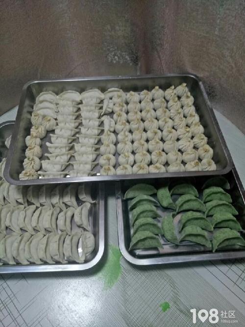 想吃放心饺子小笼包艾饺的看过来哟,纯手工制作,现做现卖