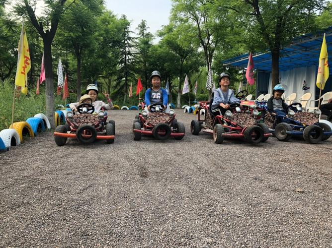 青岛翠林云庄乡村乐园这个地方能玩半天还是一天?停车