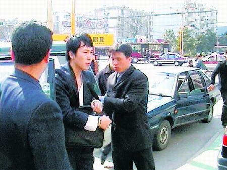 合肥警方侦破公安部挂牌的胡斌涉黑组织案纪实(5)