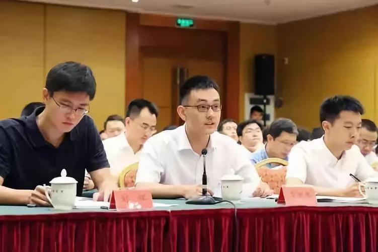 当选副市长的90后女博士,有"背景"_凤凰资讯