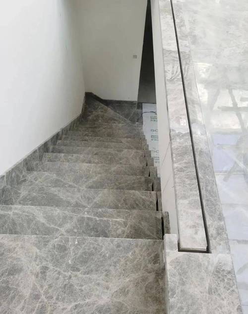 楼梯石材踢脚线怎么设计
