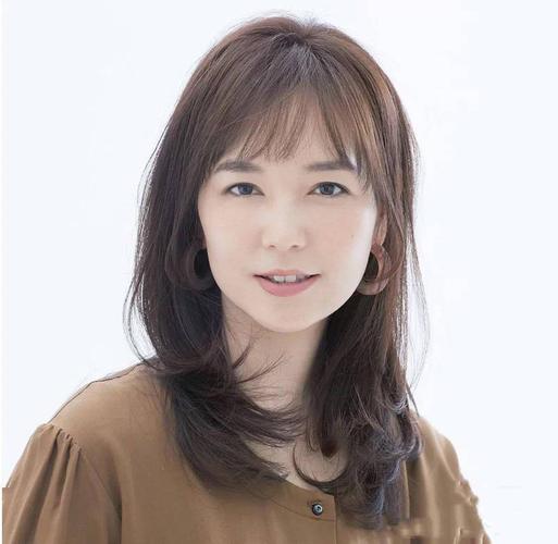 45岁女人想要年轻提气质,试试这五款发型,优雅减龄很时髦