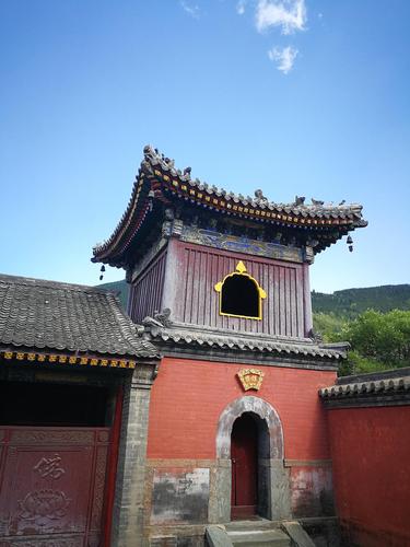 显通寺是五台山第一大寺,始建于汉明帝永平年间,初名大孚灵鹫