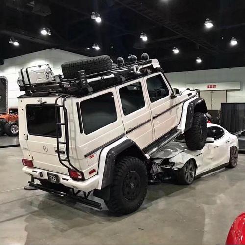 奔驰g500白色高清图片(2)