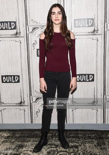 斯特林·杰里斯 sterling jerins的图片