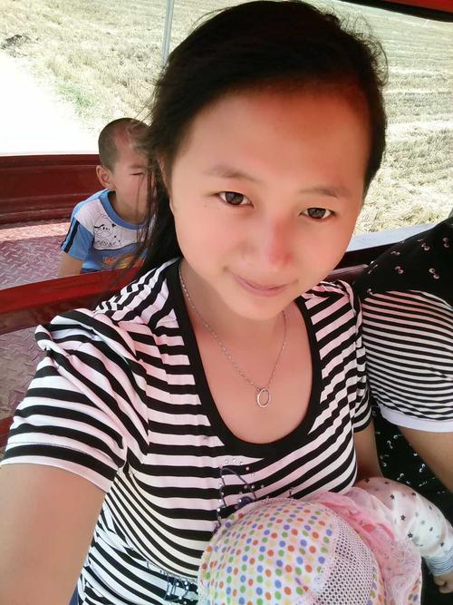 [小夫妻]宝妈们都来晒晒素颜照