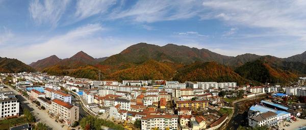 留坝县城全景.