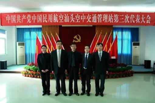 说到范了,大家一定好奇事件中心,唆使两位帅哥大打出手的kiki谭佳琪