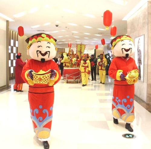 大年初五 "财神"驾临北京华联商场送祝福