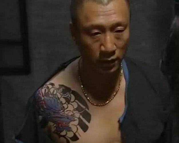 孙红雷哈尔滨街头的小混混靠女人的肩膀上位娶小15岁娇妻