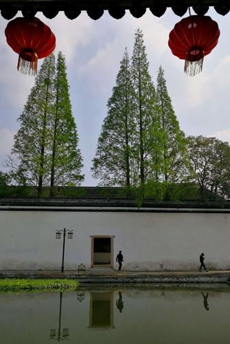 写美篇南浔曾由南林和浔溪两村组合而成,具有七千余年悠久历史,拥有