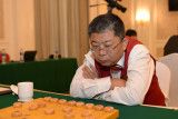 李来群沉思