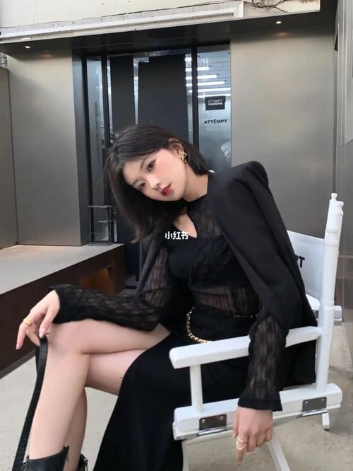 机智的恋爱#吕珊 | 暖冬穿搭(18)_穿搭_恋爱_秋冬穿搭_卫裤_时尚穿搭